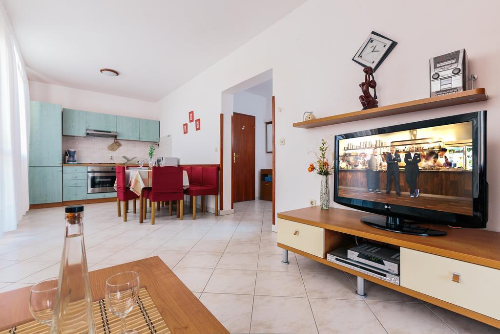 Andela Apartment Πούλα Δωμάτιο φωτογραφία