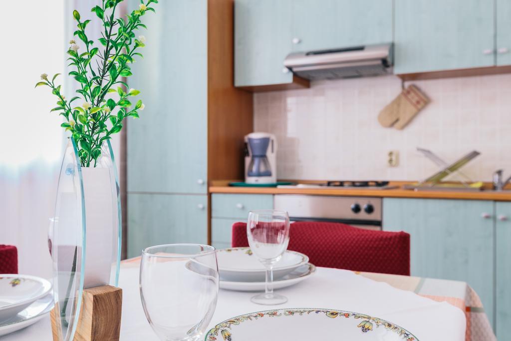 Andela Apartment Πούλα Δωμάτιο φωτογραφία