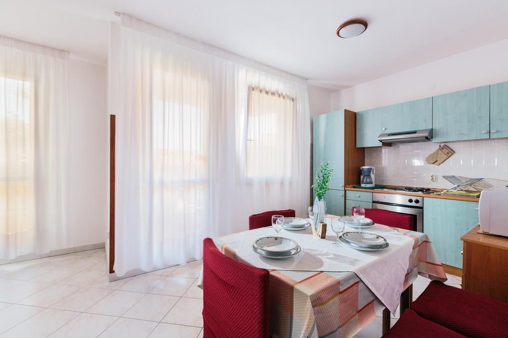 Andela Apartment Πούλα Δωμάτιο φωτογραφία