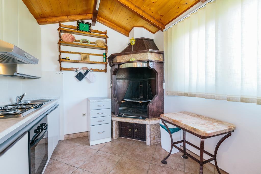 Andela Apartment Πούλα Δωμάτιο φωτογραφία