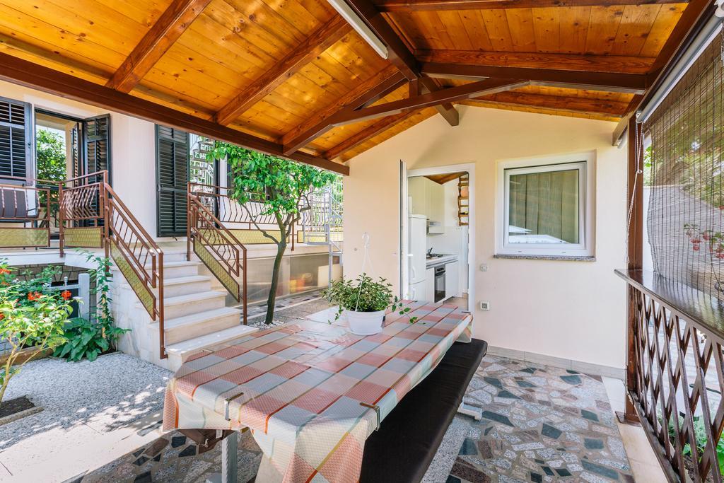Andela Apartment Πούλα Δωμάτιο φωτογραφία