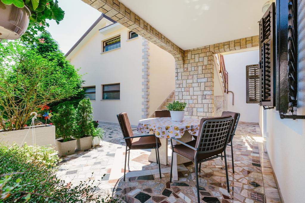 Andela Apartment Πούλα Δωμάτιο φωτογραφία