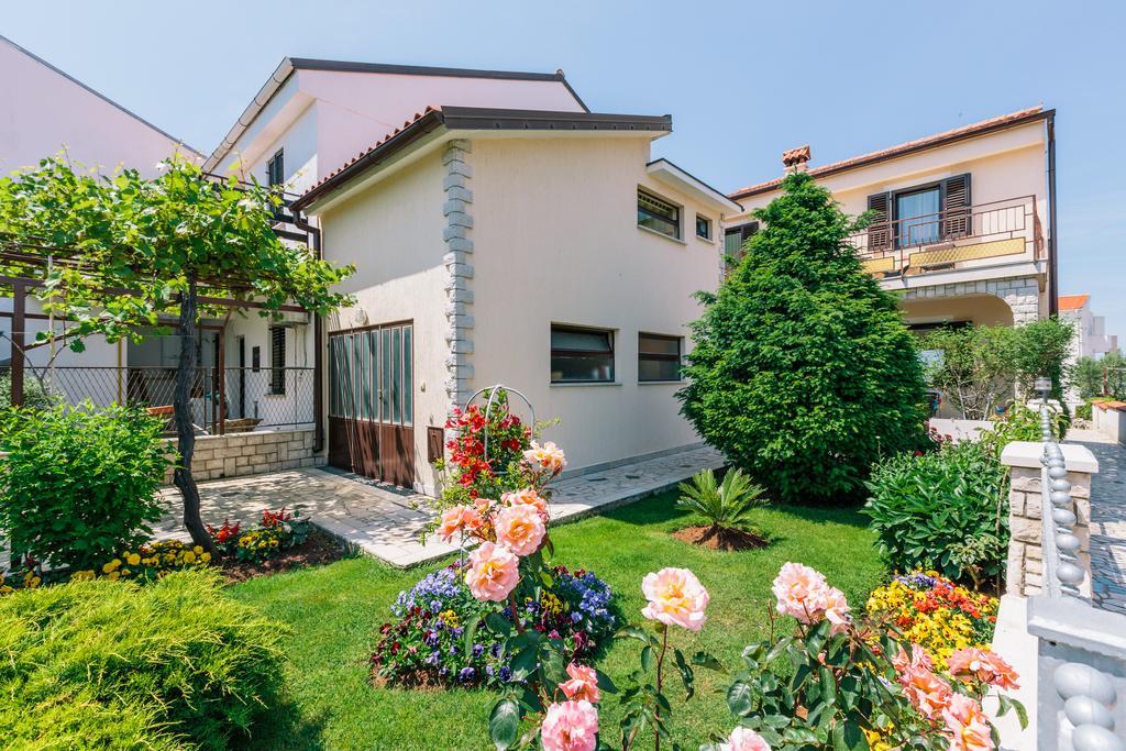 Andela Apartment Πούλα Δωμάτιο φωτογραφία